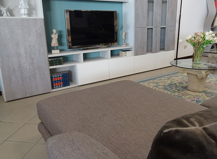 Zago e Ortalli: Fuori tutto dal 27 settembre, per chiusura attività